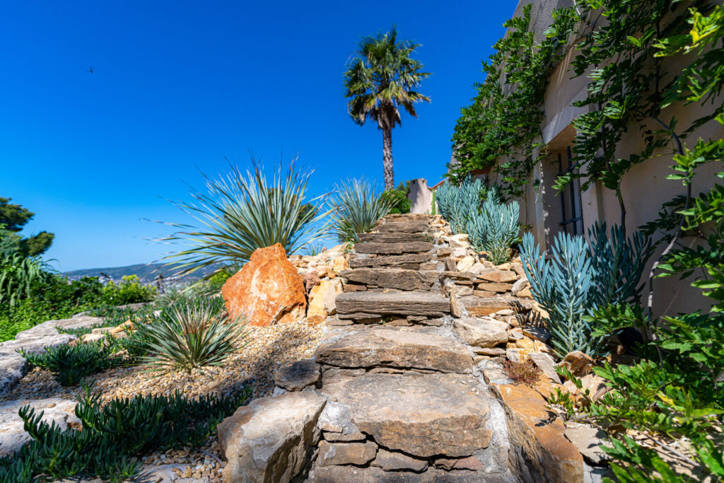jardin escalier pierres La Ciotat Paysagiste Pierre Aussourd